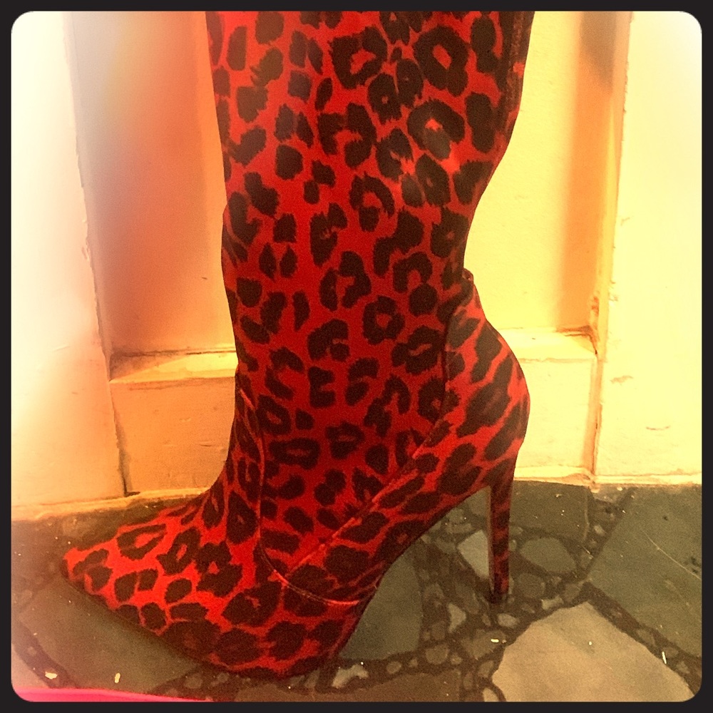 ENSLEY STILETTO HEELED BOOT